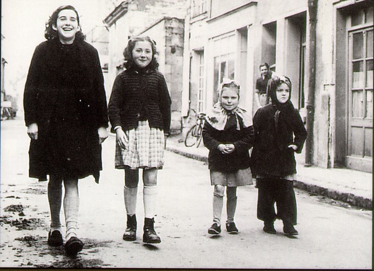 Jacqueline Aubry, Nicole Robin, Laura Croizon et Jeannette Aubry en 1947./DR